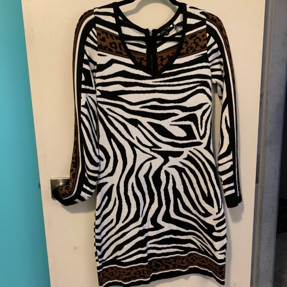 Purse, zebra print, cube shape, holds phone, EUC, hand or cross body - Picture 9 of 16